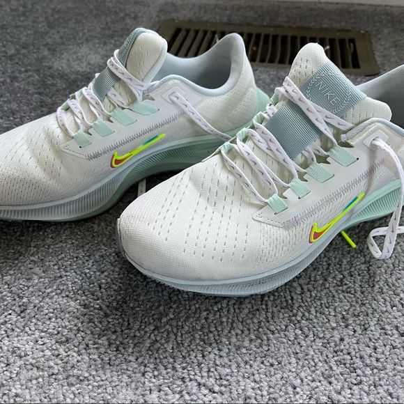 Nike Air Zoom Pegasus 38 PRM running shoe - Picture 4 of 9